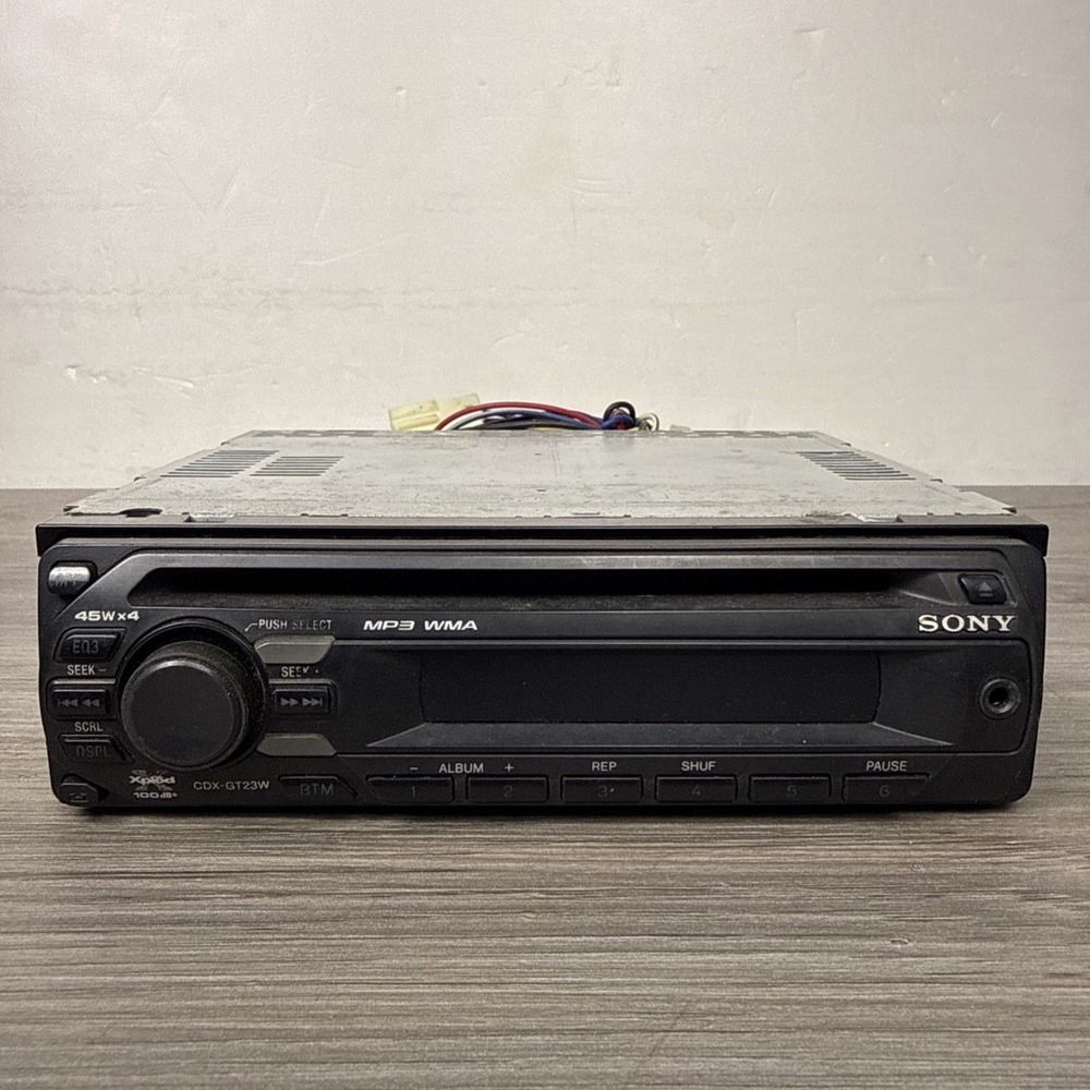 Sony CDX-GT23W AM FM Radio CD MP3 Player W/Harness